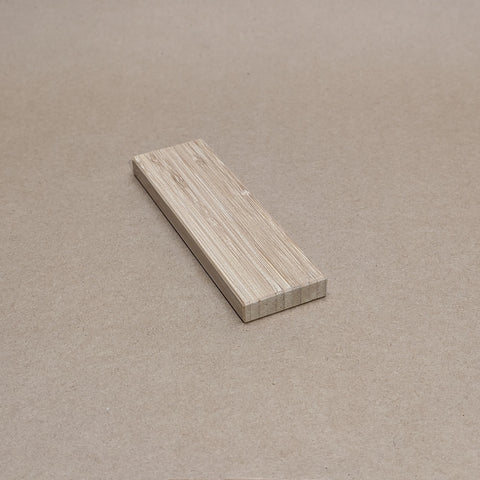 Zweigeteilter Bildaufsteller aus Holz